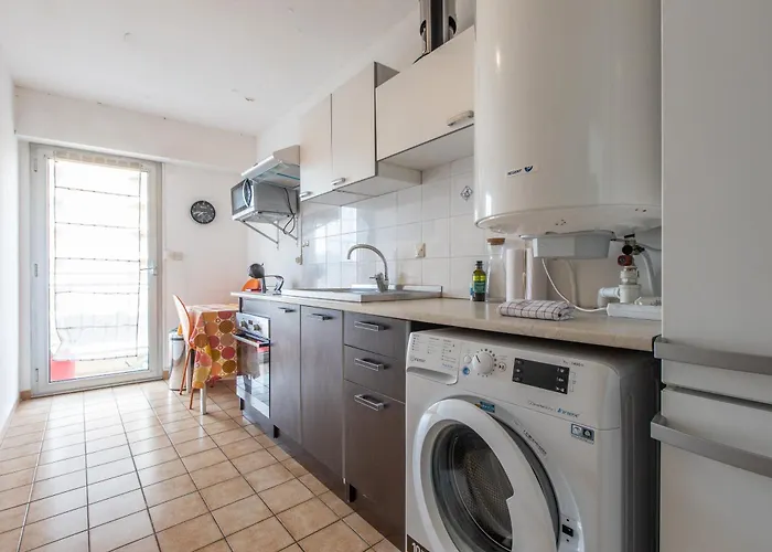 Lb Vacation I High Floor Sea View 2br With Balcony & Garage * Cannes