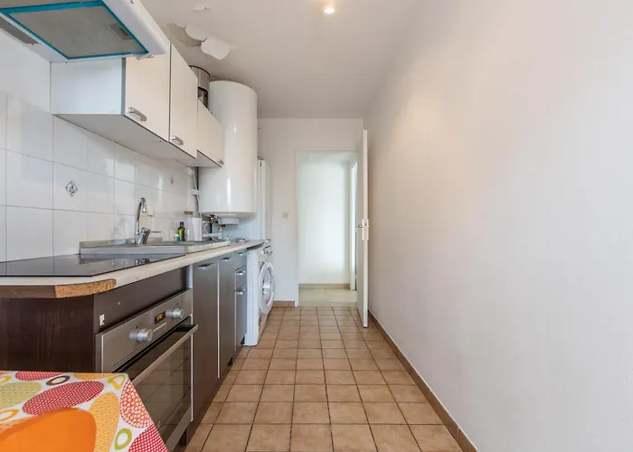 Lb Vacation I High Floor Sea View 2br With Balcony & Garage Nyaraló *